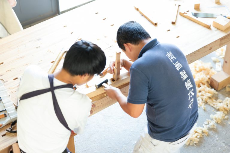 【宮大工になりたい方必見】伝統を守る宮大工の仕事内容徹底解説 | 宮大工 学校 大阪 一般社団法人 宮大工養成塾